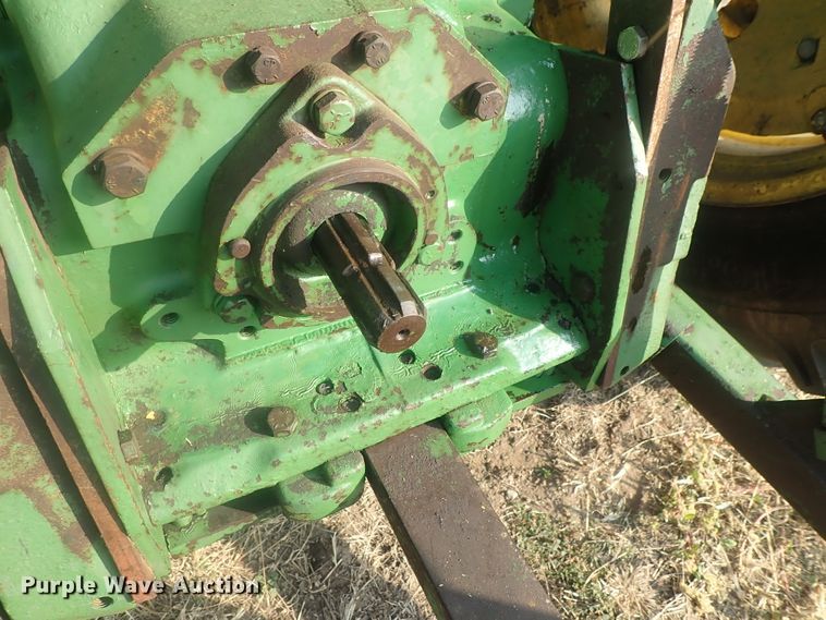 image for item DE0850 John Deere 2030  tractor