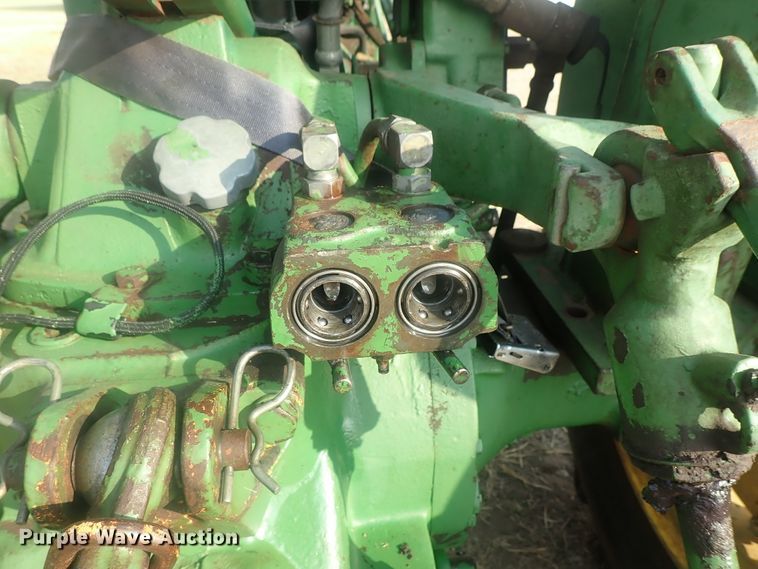 image for item DE0850 John Deere 2030  tractor
