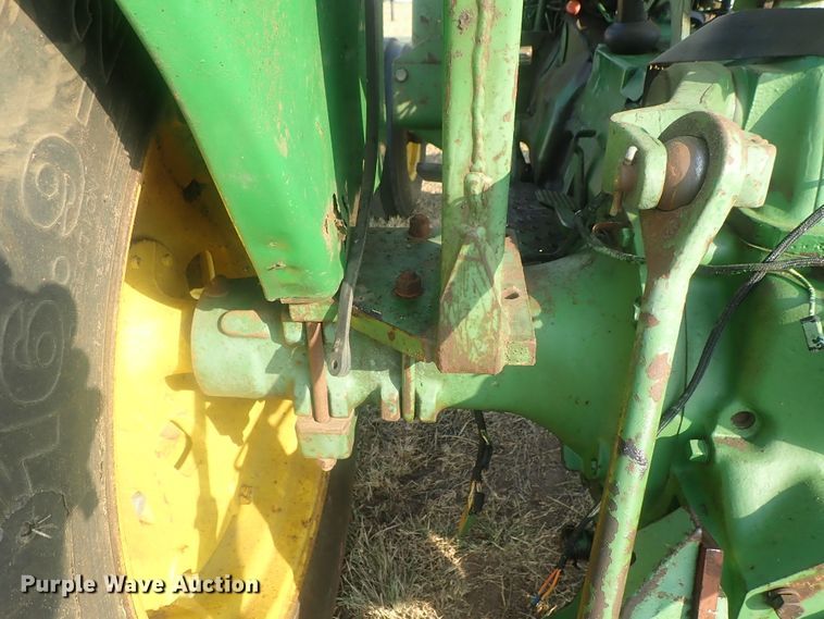 image for item DE0850 John Deere 2030  tractor