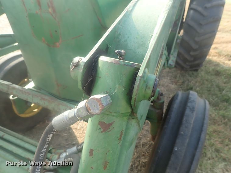 image for item DE0850 John Deere 2030  tractor