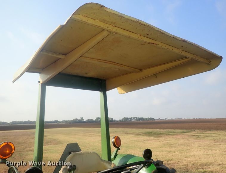 image for item DE0850 John Deere 2030  tractor