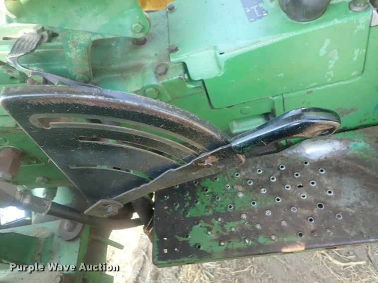 image for item DE0850 John Deere 2030  tractor