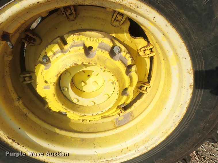 image for item DE0850 John Deere 2030  tractor