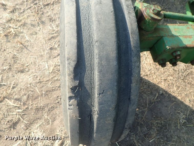 image for item DE0850 John Deere 2030  tractor