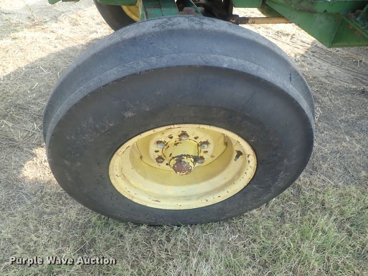 image for item DE0850 John Deere 2030  tractor