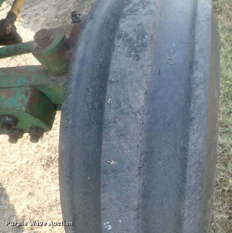 image for item DE0850 John Deere 2030  tractor