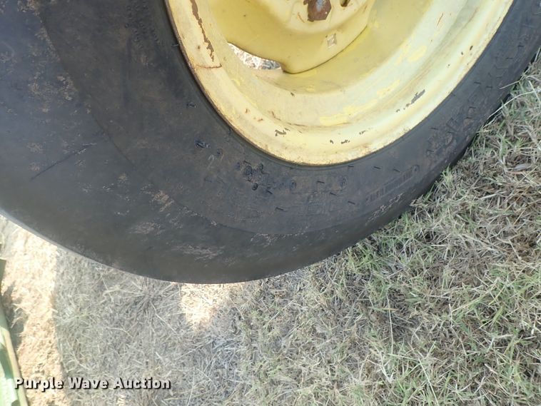 image for item DE0850 John Deere 2030  tractor