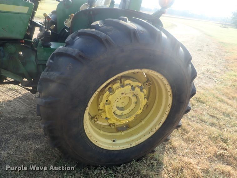 image for item DE0850 John Deere 2030  tractor