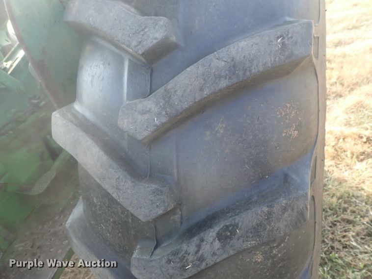 image for item DE0850 John Deere 2030  tractor