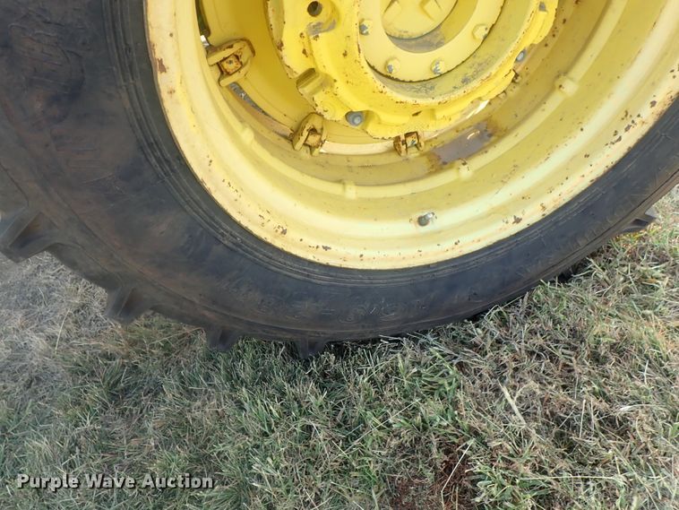 image for item DE0850 John Deere 2030  tractor