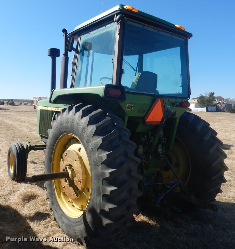 image for item DG4609 1976 John Deere 4430  tractor