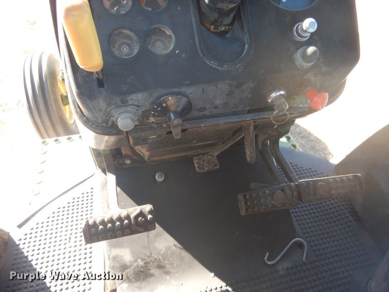 image for item DG4609 1976 John Deere 4430  tractor