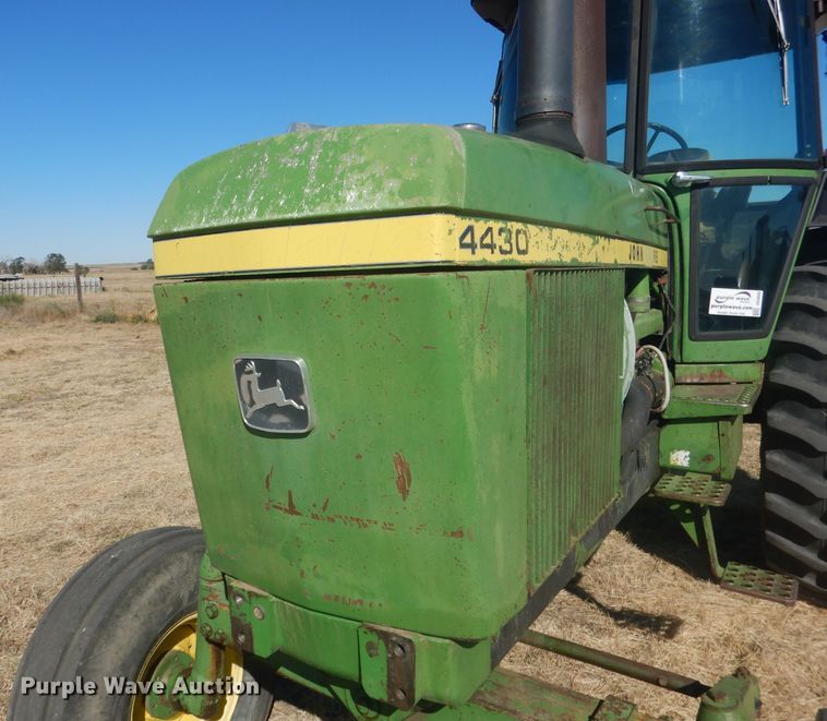 image for item DG4609 1976 John Deere 4430  tractor