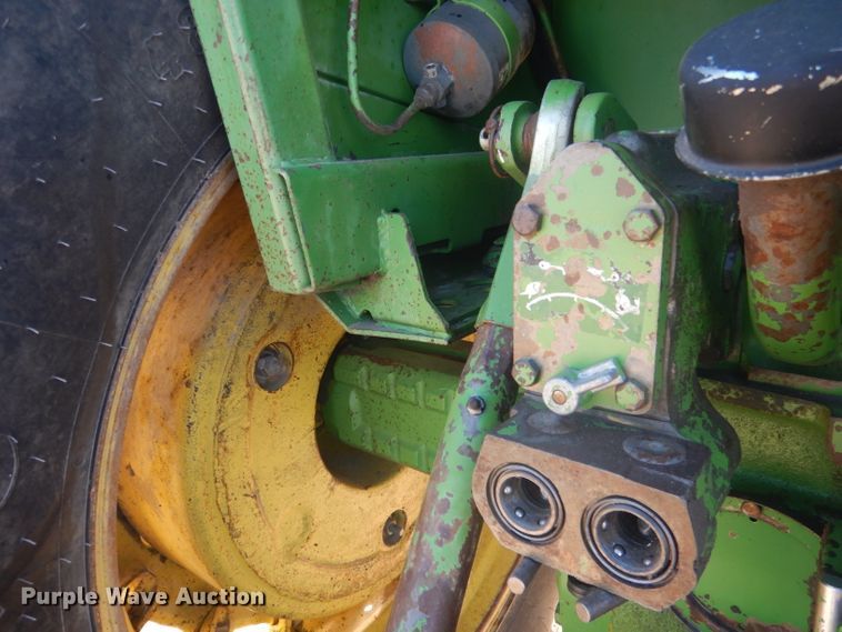 image for item DG4609 1976 John Deere 4430  tractor