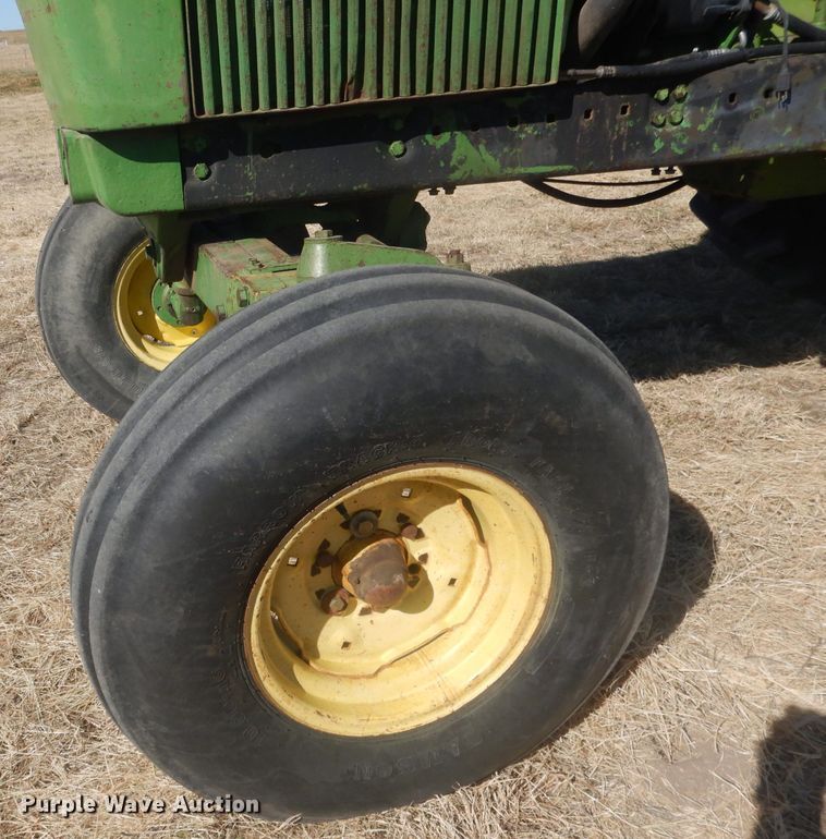 image for item DG4609 1976 John Deere 4430  tractor