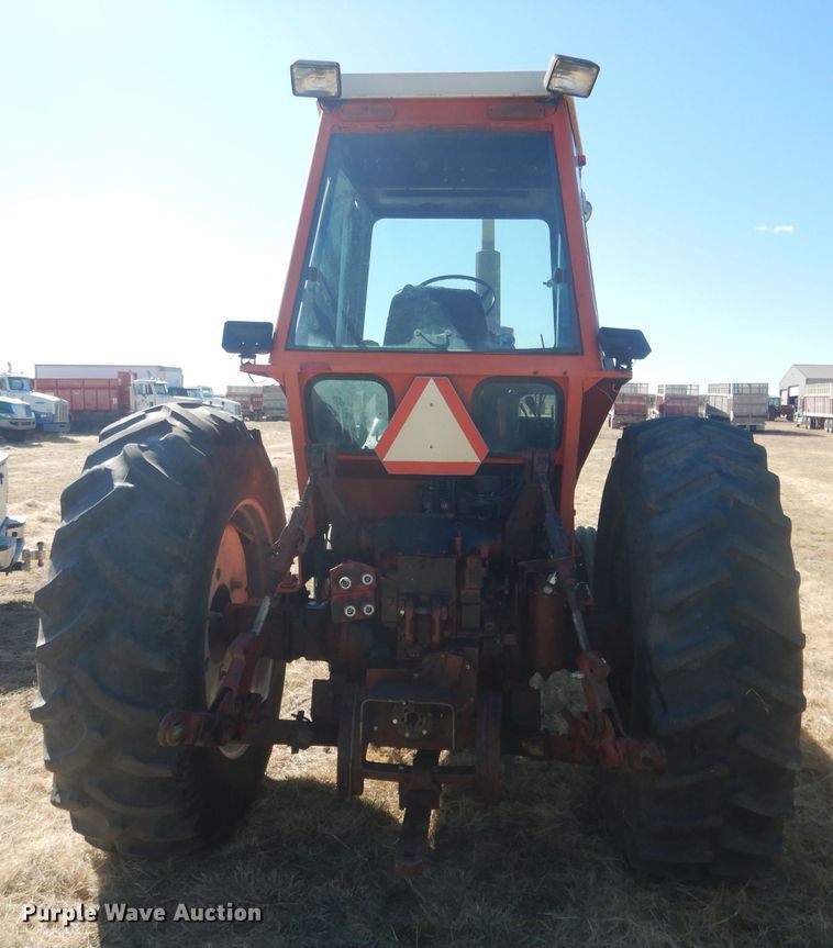 image for item DG4610 1977 Allis Chalmers 7060  tractor