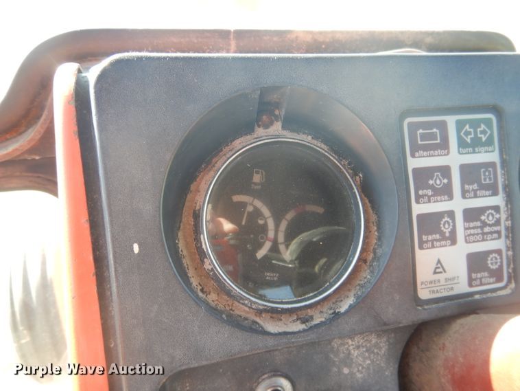 image for item DG4610 1977 Allis Chalmers 7060  tractor