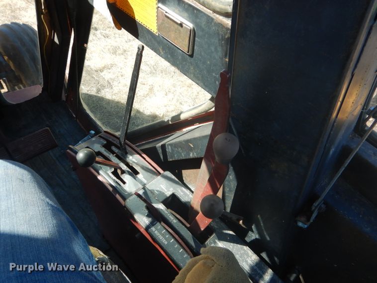 image for item DG4610 1977 Allis Chalmers 7060  tractor