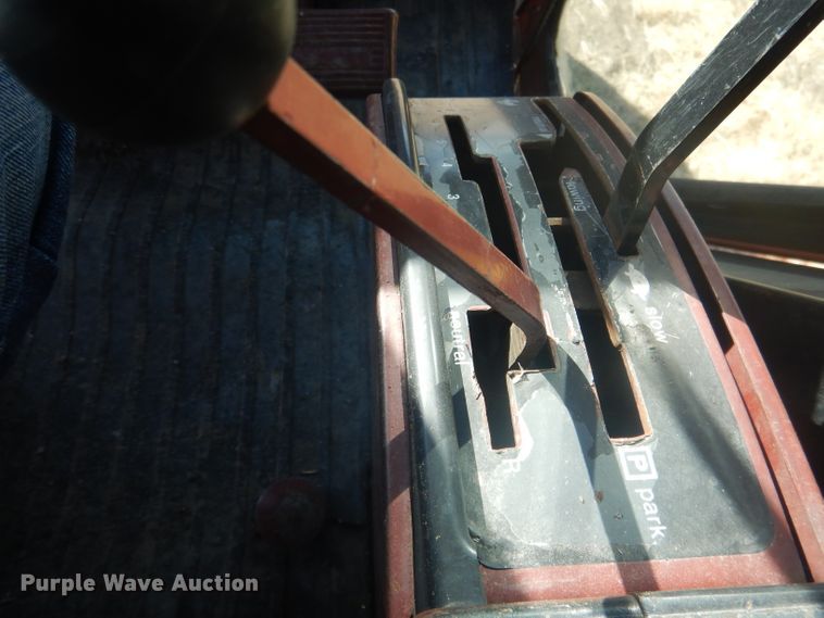 image for item DG4610 1977 Allis Chalmers 7060  tractor