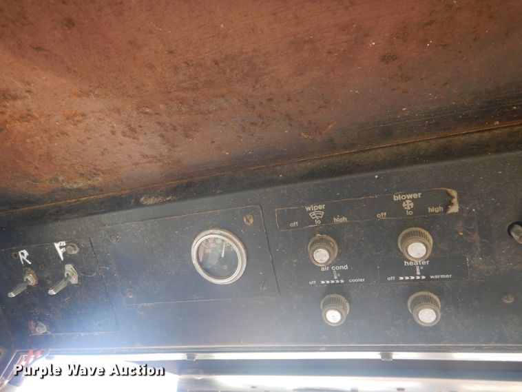 image for item DG4610 1977 Allis Chalmers 7060  tractor