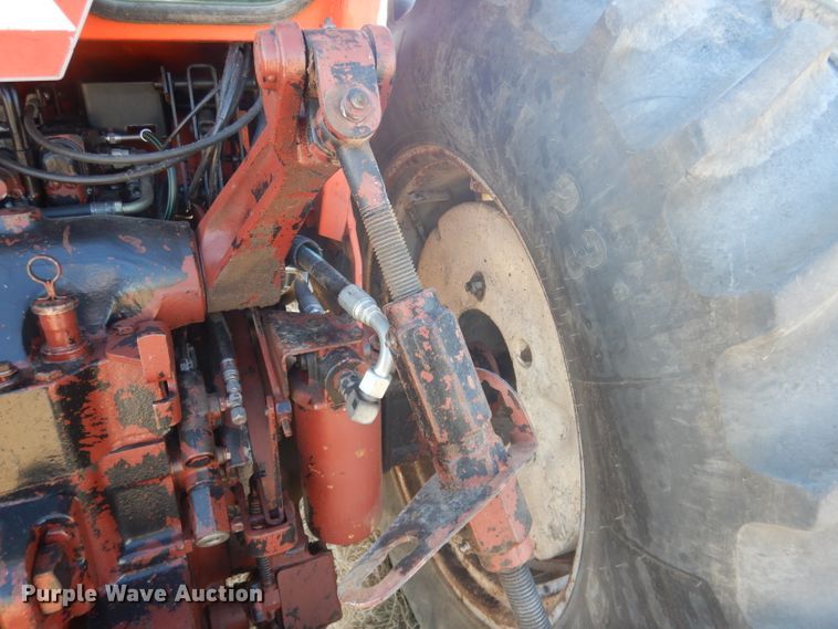 image for item DG4610 1977 Allis Chalmers 7060  tractor