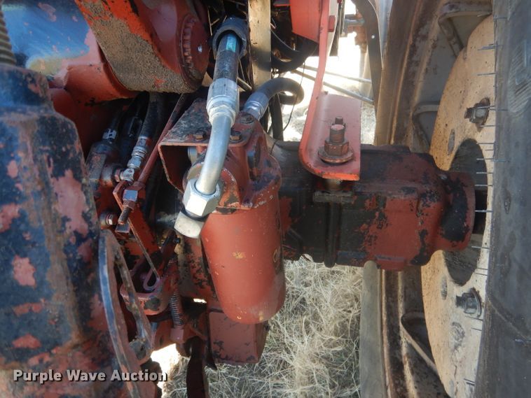 image for item DG4610 1977 Allis Chalmers 7060  tractor