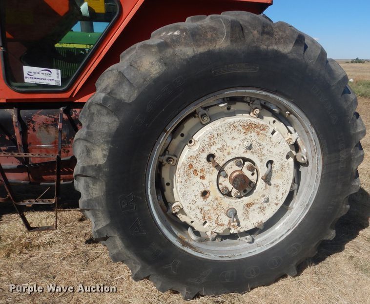 image for item DG4610 1977 Allis Chalmers 7060  tractor