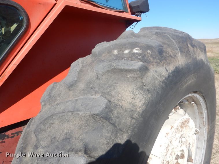 image for item DG4610 1977 Allis Chalmers 7060  tractor