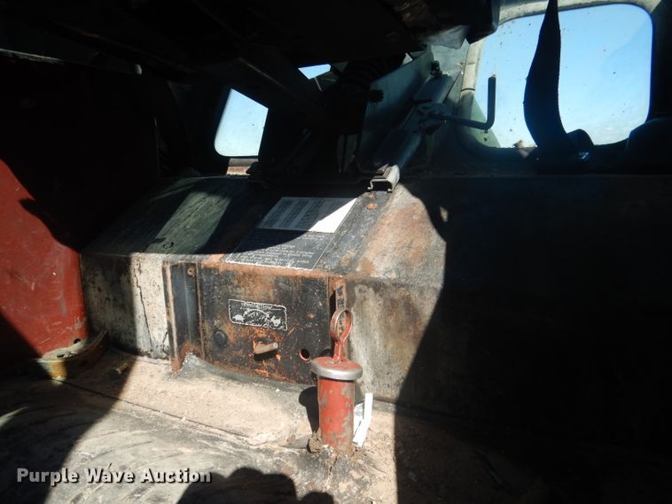 image for item DG4610 1977 Allis Chalmers 7060  tractor