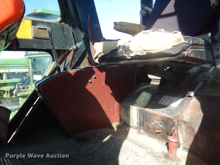 image for item DG4610 1977 Allis Chalmers 7060  tractor