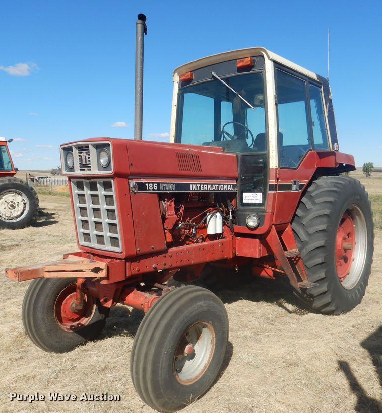 image for item DG4611 1978 International Hydro 186  tractor