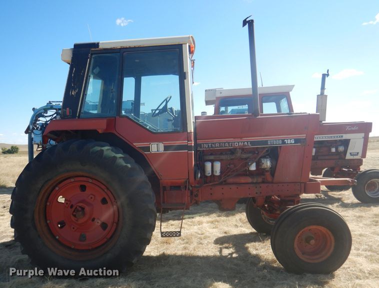 image for item DG4611 1978 International Hydro 186  tractor