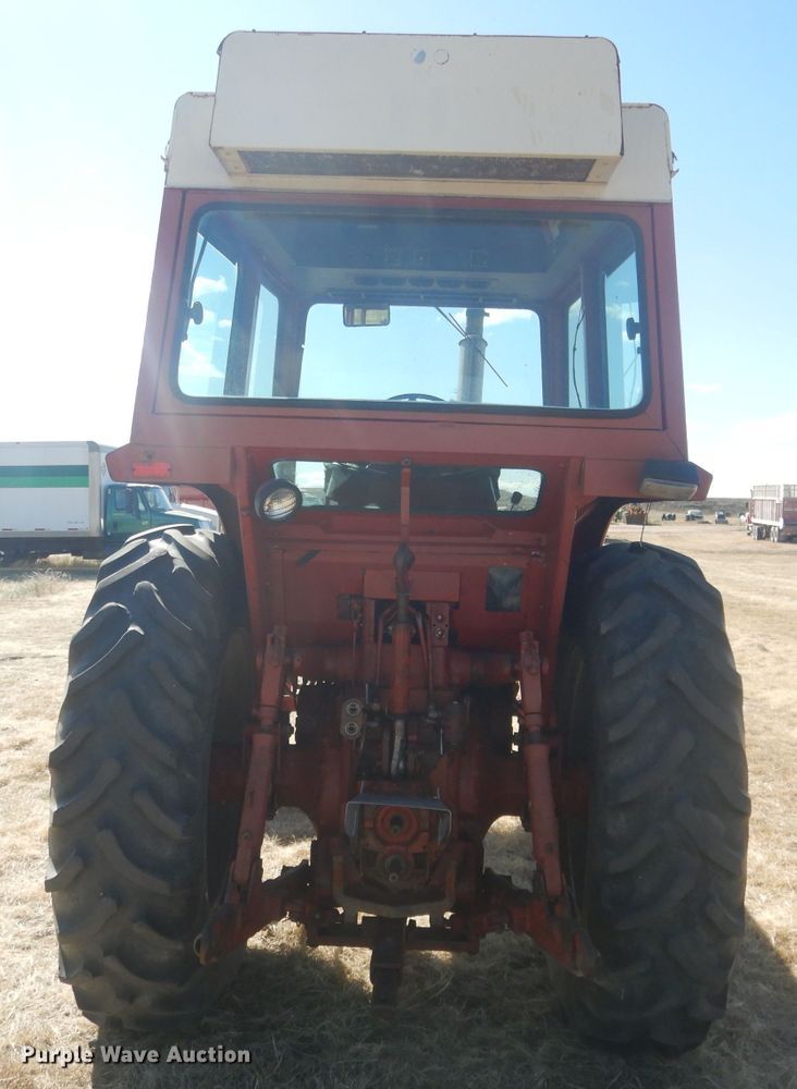 image for item DG4612 1974 International 1066  tractor