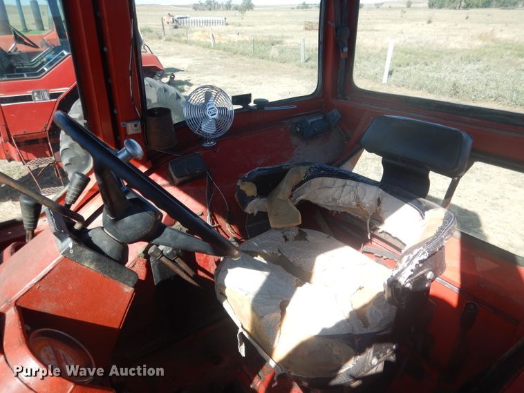 image for item DG4612 1974 International 1066  tractor