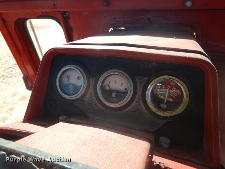 image for item DG4612 1974 International 1066  tractor