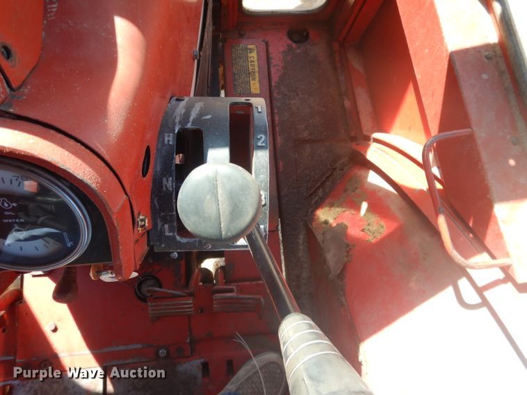 image for item DG4612 1974 International 1066  tractor