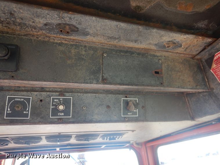 image for item DG4612 1974 International 1066  tractor