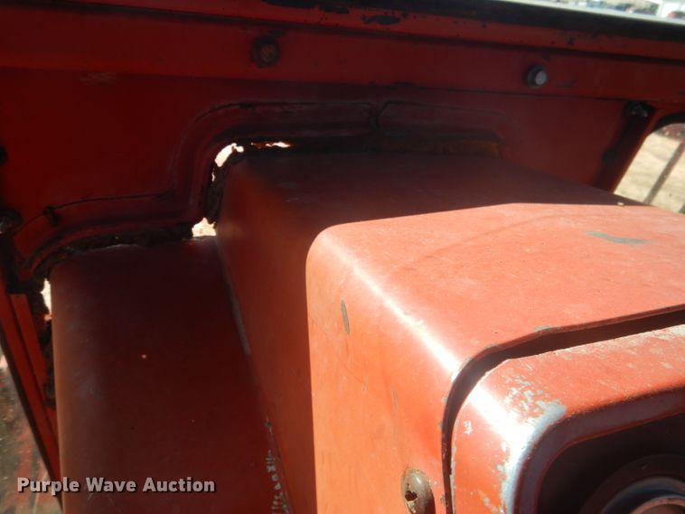 image for item DG4612 1974 International 1066  tractor