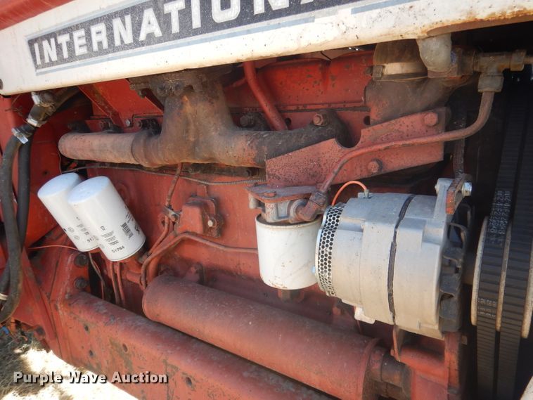 image for item DG4612 1974 International 1066  tractor