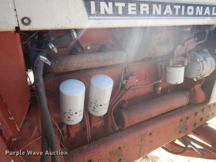 image for item DG4612 1974 International 1066  tractor