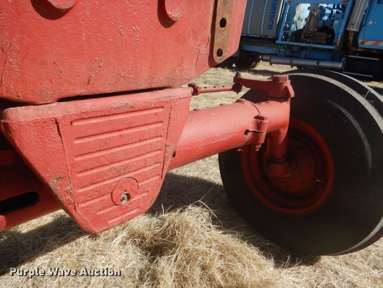 image for item DG4612 1974 International 1066  tractor