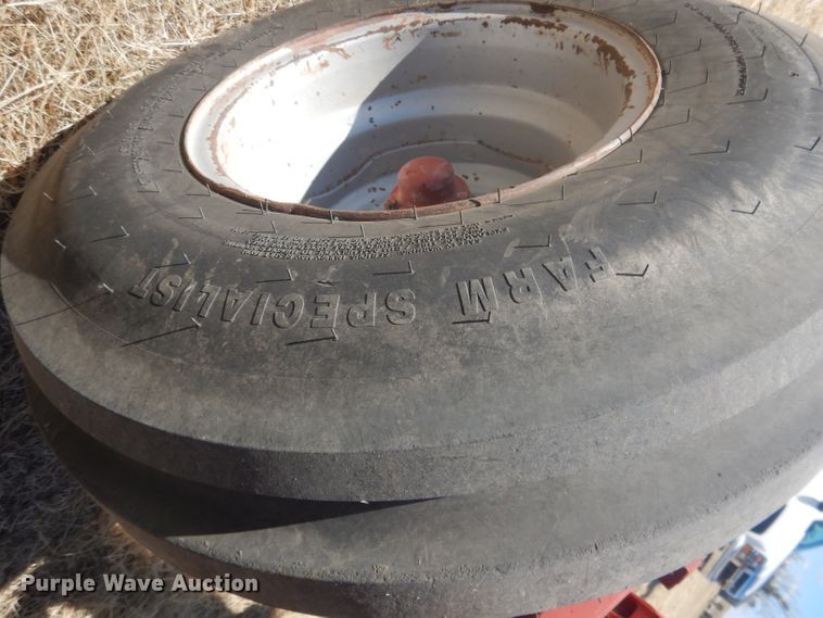 image for item DG4612 1974 International 1066  tractor