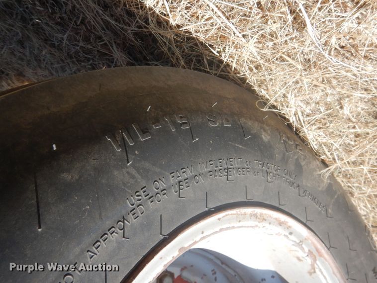 image for item DG4612 1974 International 1066  tractor