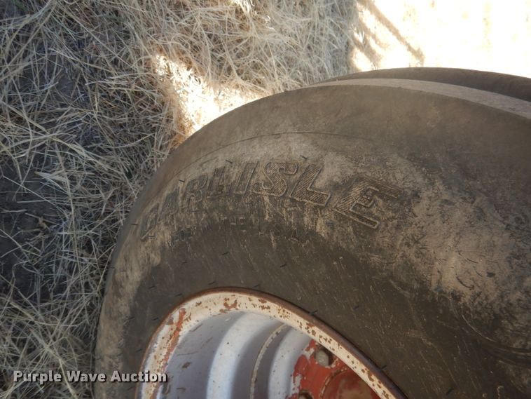 image for item DG4612 1974 International 1066  tractor