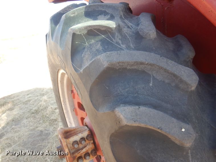 image for item DG4612 1974 International 1066  tractor