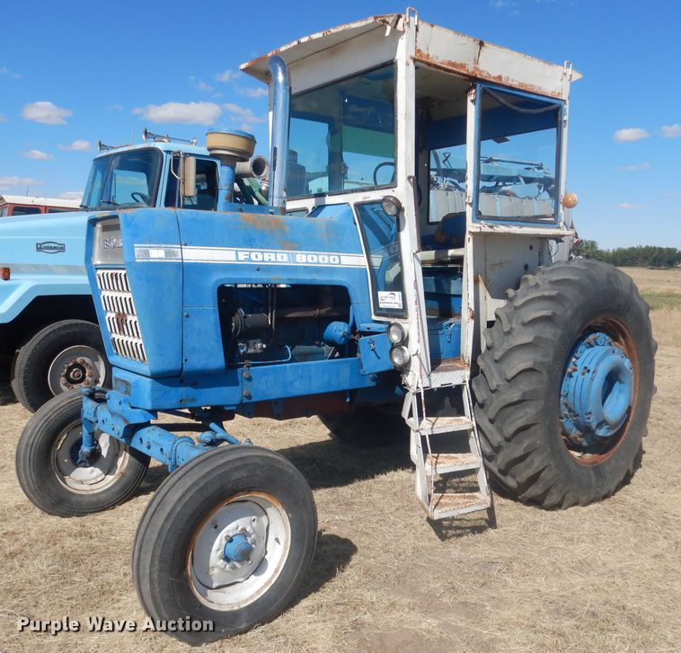image for item DG4613 1968 Ford 8000  tractor