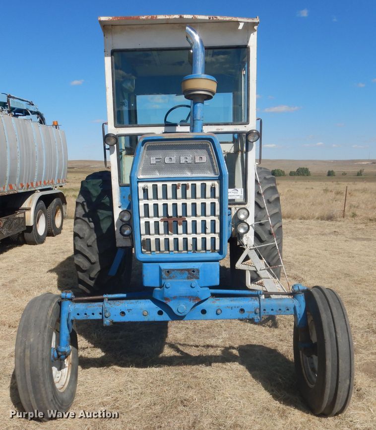 image for item DG4613 1968 Ford 8000  tractor