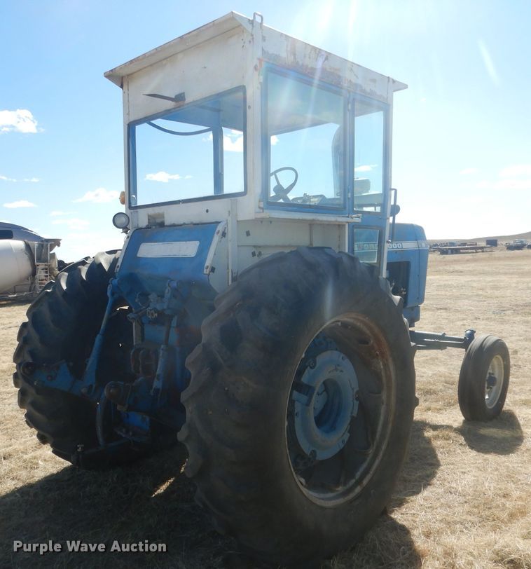 image for item DG4613 1968 Ford 8000  tractor