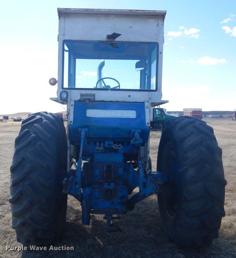 image for item DG4613 1968 Ford 8000  tractor