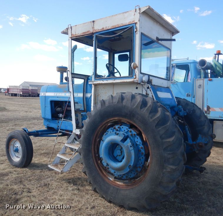 image for item DG4613 1968 Ford 8000  tractor